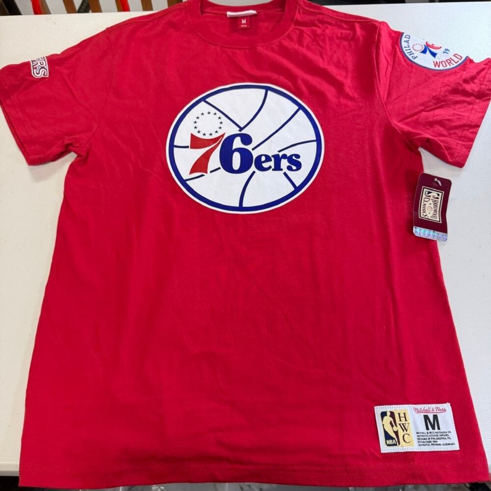Philadelphia 76ers Mitchell & Ness Origins Varsity T-Shirt Medium NWT *Notes*
